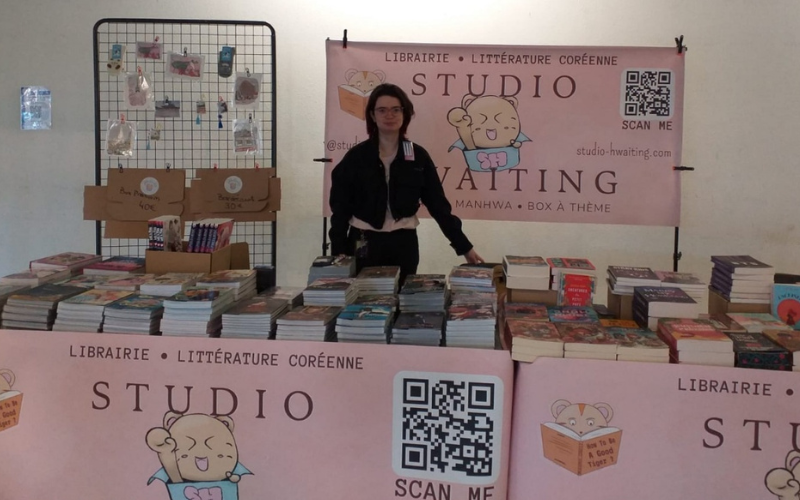 Studio Hwaiting Traveling Bookstore Photo 2